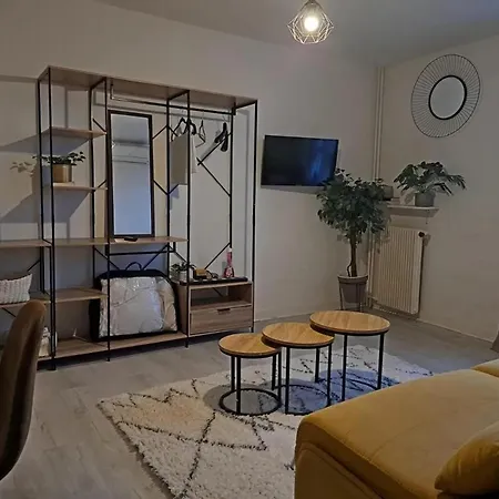 A Avec Balcon Et Climatisation 47 M² * Nîmes