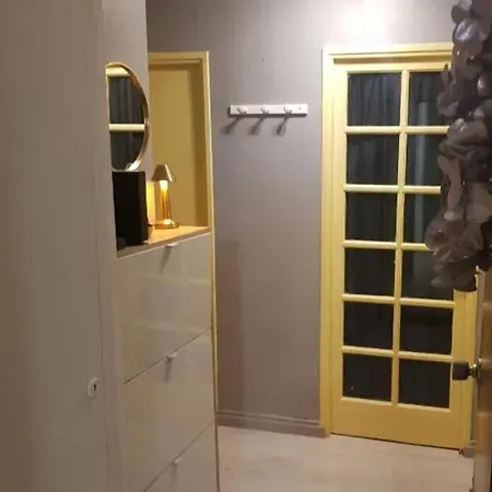 A Avec Balcon Et Climatisation 47 M² *