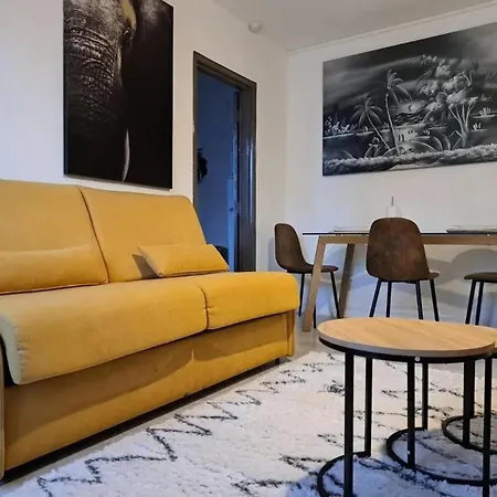 A Avec Balcon Et Climatisation 47 M² Apartmán Nîmes
