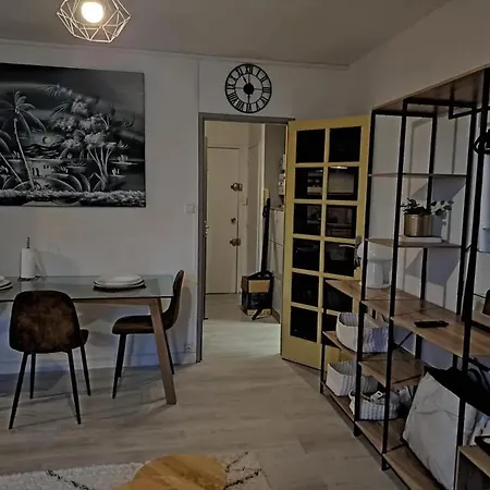 Apartmán A Avec Balcon Et Climatisation 47 M² Nîmes