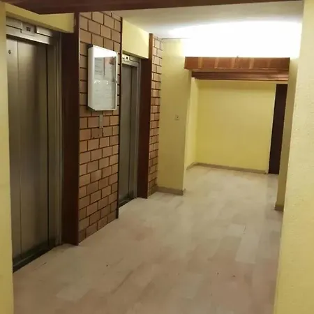 A Avec Balcon Et Climatisation 47 M² Apartmán Nîmes