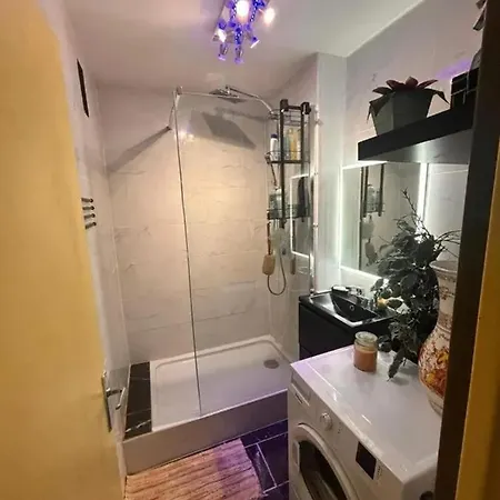 A Avec Balcon Et Climatisation 47 M² Apartmán *