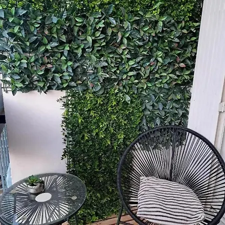 A Avec Balcon Et Climatisation 47 M² *