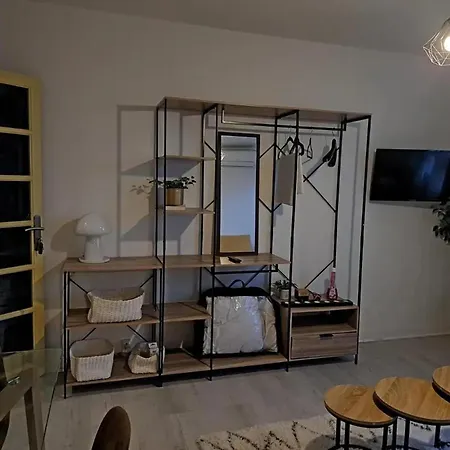 A Avec Balcon Et Climatisation 47 M² Apartmán Nîmes